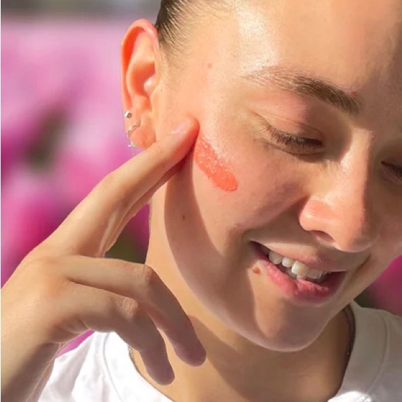 🌷NIB🌷 BLOOM EFFECTS Tulip Tint Lip & Cheek Balm in Crispa Coral - Picture 2 of 7